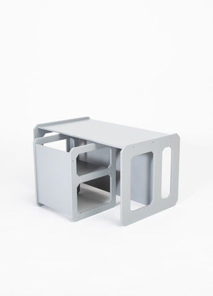 Compacte Montessori Speeltafel met Stoel in lichtgrijs, tafel met stoel op witte achtergrond.