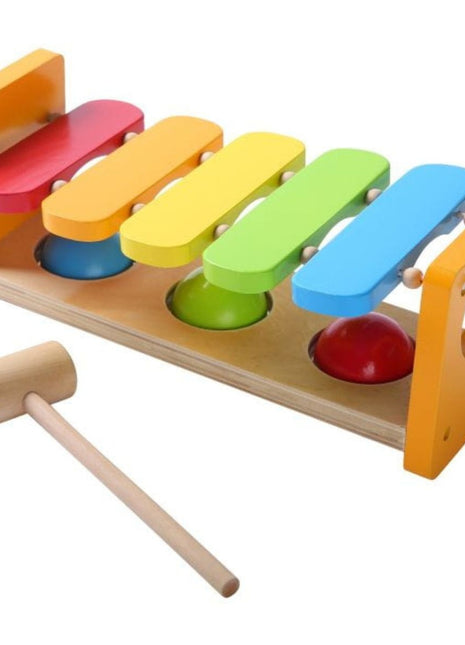 Gerardo’s Toys 2-in-1 Houten Muziekhamerbank met vijfkleurige xylofoon en drie ballen onderin.