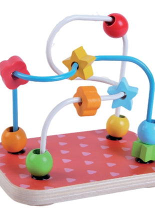 Gerardo’s Toys Houten Speelset met kralenbaan op rood plateau met hartjes en gekleurde schuifvormen.