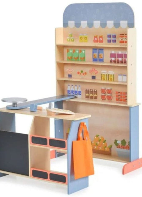 Gerardo’s Toys houten supermarkt schuin gezien met accessoires zoals tas en weegschaal.