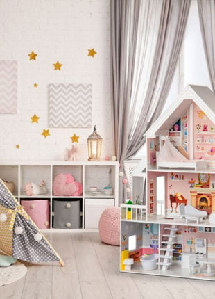 Liselle houten poppenhuis van Gerardo’s Toys in speelkamer met tipi en wanddecoratie.