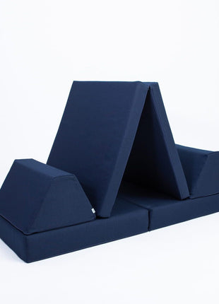 Monboxy Marineblauw Activiteitenspeelbank als speelhuisje met tentvormige elementen.