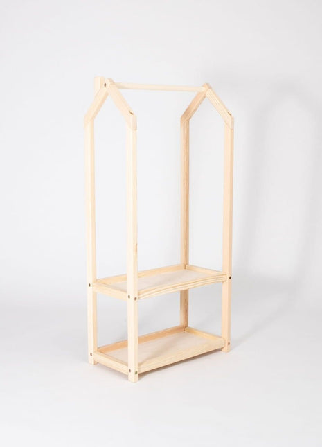 Montessori Huisvormig Kledingrek in houten variant leeg weergegeven op witte achtergrond
