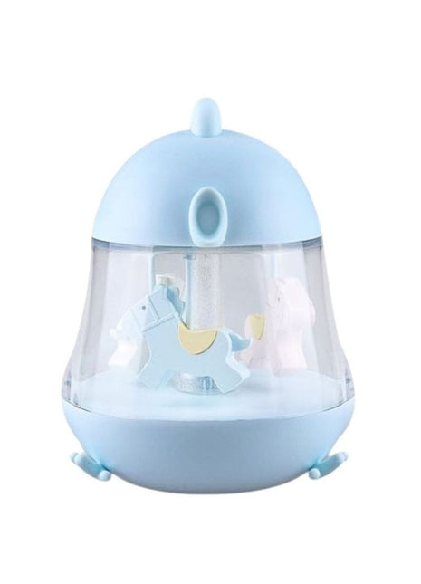 Montessori nachtlampje blauw met draaiende paarden, close-up productfoto op witte achtergrond.