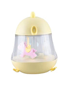 Montessori nachtlampje geel close-up productfoto, met roze paardje binnenin.