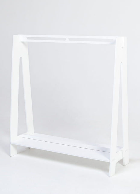 Montessori Peuterkledingrek in witte variant leeg weergegeven op witte achtergrond.