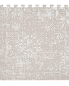 Enkele puzzeltegel van de OLYA KIDS Vintage Beige speelmat met klassiek patroon.