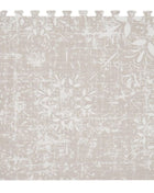 Enkele puzzeltegel van de OLYA KIDS Vintage Grijs speelmat met klassiek patroon.