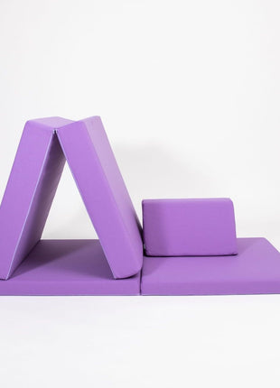 Monboxy Montessori speelbank in paarse tentvorm met driehoekig kussen – stimuleert creatief spel in een kindvriendelijke omgeving