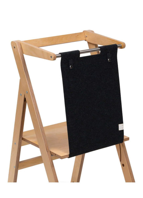 STEP’n’FOLD keukentoren met zwart veiligheidsnet gemonteerd aan voorzijde, productopstelling